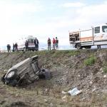 Erzincan'da tır ile otomobil çarpıştı: 2 ölü, 3 yaralı