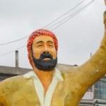 PKK'lılar Şivan Perver'in heykelini kırdı