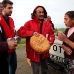 Kızılay'dan tarım işçilerine erzak yardımı