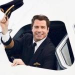 John Travolta uçağını bağışladı