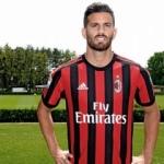 Milan ilk transferini savunmaya yaptı