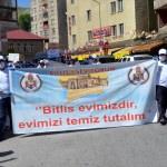 Bitlis'te 400 öğrenci kent merkezinde çevre temizliği yaptı