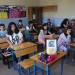 Küçük Hatice Kübra'nın okulunda buruk karne töreni