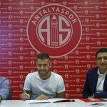 Antalyaspor, Menez ile 3 yıllık sözleşme imzaladı