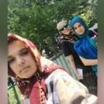 Demet Akalın t&uuml;rbede dua etti