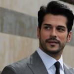 Burak Özçivit damatlığını denedi