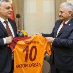 Galatasaraylı Başbakan'a forma sürprizi
