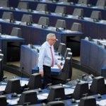 Boş koltuklara konuşan Juncker, AP'ye çattı!