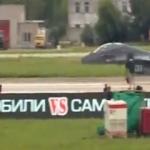 Jet ile formula aracının yarışı nefes kesti!