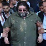 Polis g&ouml;zetiminde geldi! İki oğlunu toprağa verdi