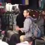 Siyonistler namaz kılanları böyle provoke etti!