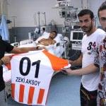 Adanasporlu futbolculardan gazi Zeki Aksoy'a ziyaret