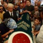 Vatan Şaşmaz'ın cenazesine &uuml;nl&uuml;ler akın etti
