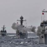 D&uuml;nyanın g&ouml;z&uuml; burada! Savaş gemileri ateş a&ccedil;tı