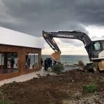 Trabzon'da kaçak restoran ve plaj yıkıldı