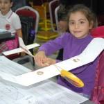 Gölcük'te ilkokul öğrencilerine model uçak kursu