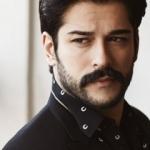 Burak &Ouml;z&ccedil;ivit apar topar hastaneye kaldırıldı! Burak &Ouml;z&ccedil;ivit'in sağlık durumu nasıl?