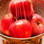 Elmalar yıkanarak mı tüketilmeli?