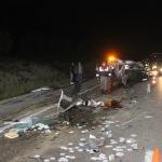 Çanakkale'de hafif ticari araç kamyona çarptı: 1 ölü, 1 yaralı