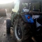 Kars'ta traktör ile tır çarpıştı: 10 yaralı