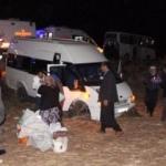 İş&ccedil;ileri taşıyan minib&uuml;s devrildi: 12 yaralı