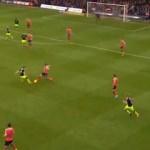 65 metre mesafeden kaleciyi avladı!