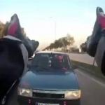 Kavga edecekken trafik polisi olan motorcu