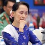 Oxford, Myanmar katiline verdiği nişanı geri aldı
