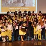 Uşak Belediyesi Çocuk Sesler Korosu konser verdi