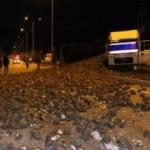 Kaza yapan tır sahibi h&uuml;ng&uuml;r h&uuml;ng&uuml;r ağladı!