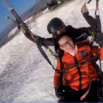 Çinli turist yamaç paraşütü yaparken bayıldı!