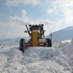 Türkiye'nin en yüksek rakımlı gölünde karla mücadele