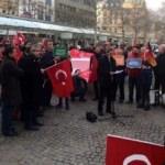 Almanya'da Bonn'lu Türklerden destek gösterisi