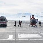 Ambulans helikopter prematüre bebek için havalandı