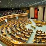 Hollanda Parlamentosu'nda Zeytin Dalı oturumu
