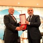 EkoAvrasya'dan Vali Azizoğlu'na ödül