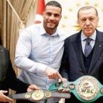 Müslüman dünya şampiyonu aşiret savaşlarını durdurdu