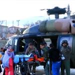 Askeri helikopter, silahla yaralanan çocuk için havalandı