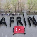 Öğrencilerden Mehmetçik'e kareografili destek