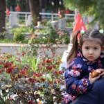 Şehitlikte h&uuml;z&uuml;nl&uuml; t&ouml;ren!