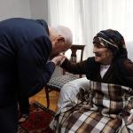 Başkan Yaşar, 108 yaşındaki Mahya nineyi ziyaret etti