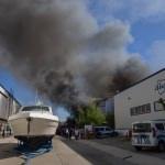 Antalya'da yat imalat deposunda yangın