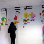 Deyimlerin karikatürleri okul duvarlarına çizildi