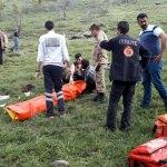 Dağlık alandaki yaralı çocuk ambulans helikopterle alındı