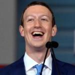Mark Zuckerberg servetine servet kattı