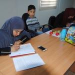 Suriyeli kadınlar çocuklarıyla Türkçe okuma yazma seferberliğine katıldı
