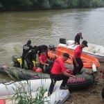Sakarya Nehri'ne düşen 2 kişinin kaybolması