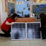Liseli öğrencilerinden deprem için güneş enerjili telsiz