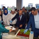 Başbakan Yardımcısı Fikri Işık, vatandaşla iftar yaptı