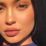 Kylie Jenner'ın dudakları servet değerinde